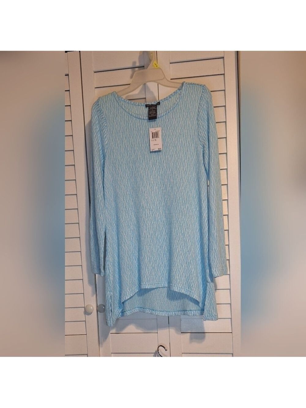 Blue stream textured top Sz M Nwt